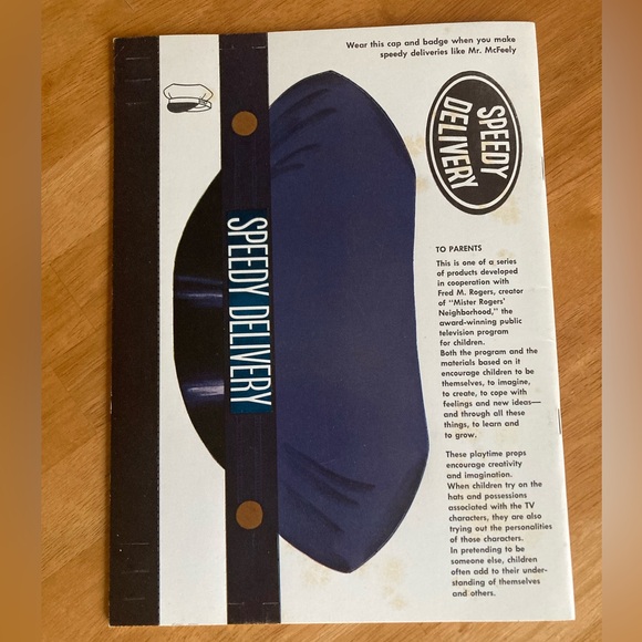 Vintage 1974 Mr. Roger’s Neighborhood dress up book - Picture 3 of 9